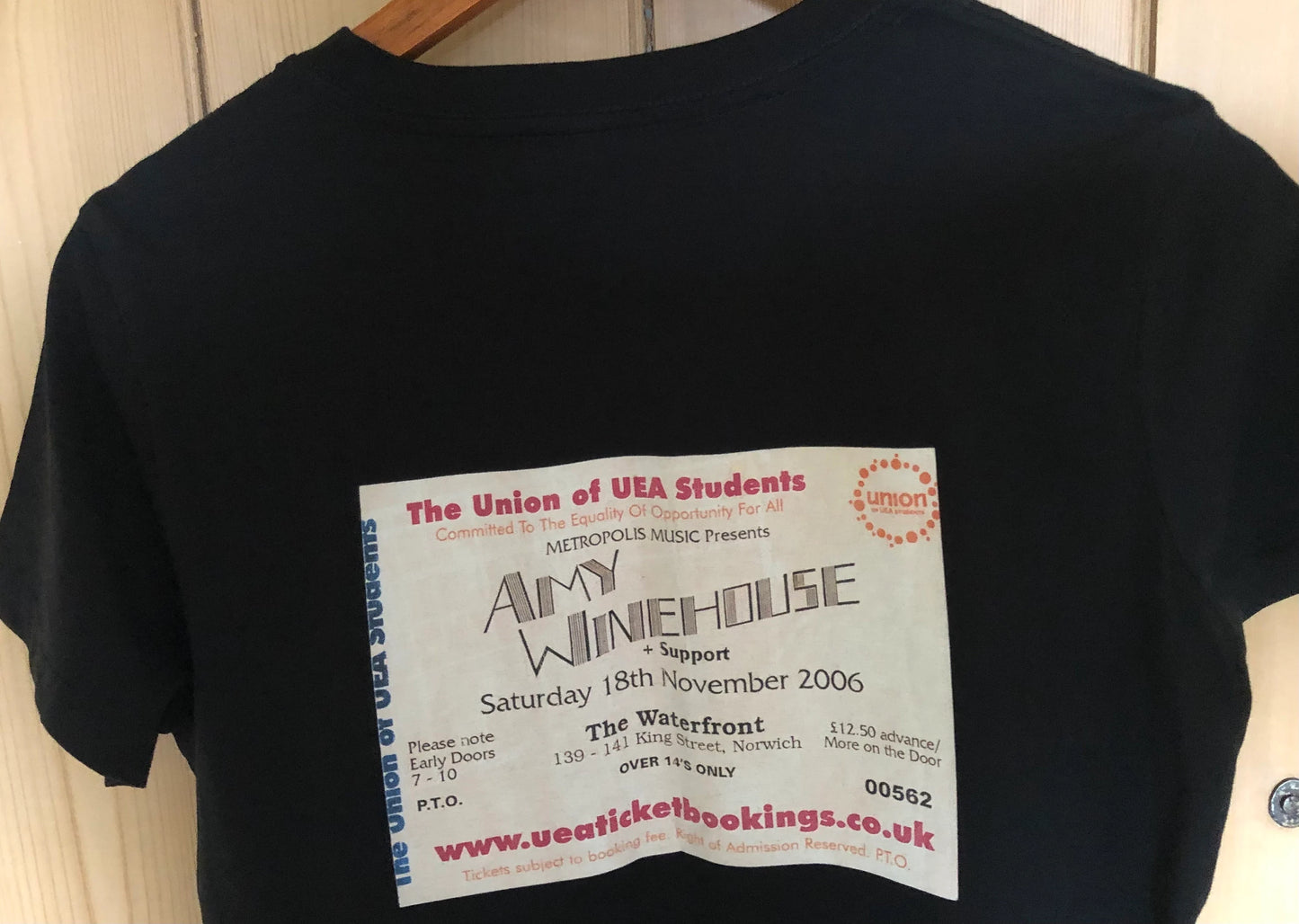 AMY WINEHOUSE - 18/11/2006 UEA , Norwich T Shirt . Featuring the  concert ticket on the front and the back.